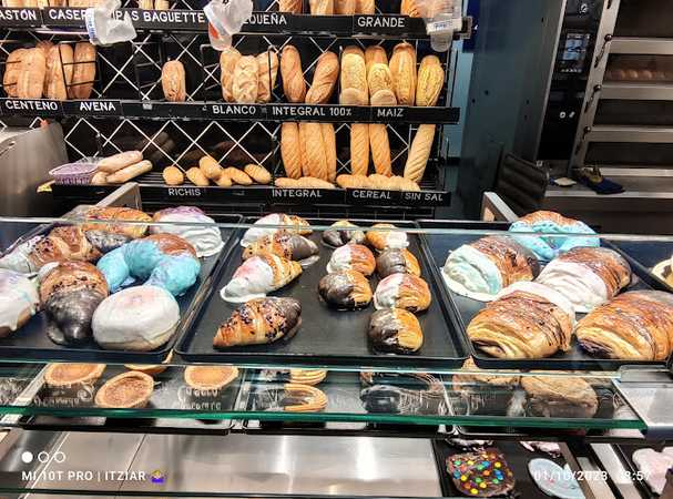 Fotografia tomada fuera de Panadería Asua Berri - Panadería en Getxo, Bizkaia