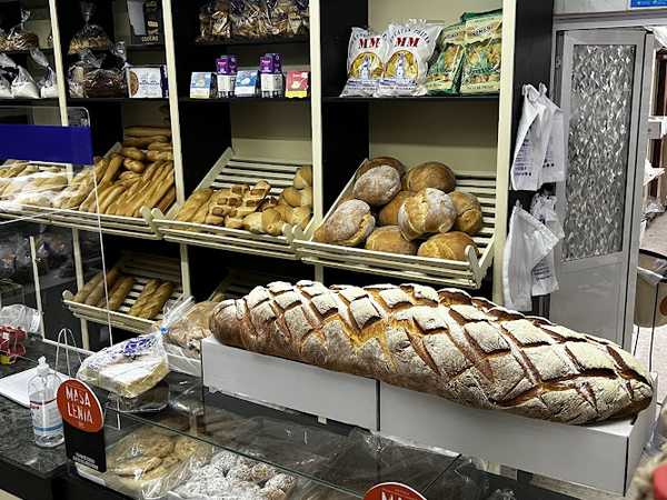 Fotografia tomada fuera de Panaderia Benitez 1853 S.L.U - Panadería en Villanueva de la Serena, Badajoz