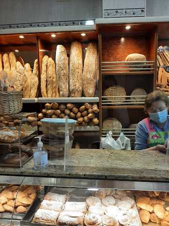 Fotografia tomada fuera de Panadería Berganza - Panadería en Xèrica, Castellón