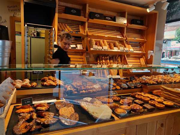 Fotografia tomada fuera de Panadería Bertiz - Okindegia en Bilbao, Bizkaia