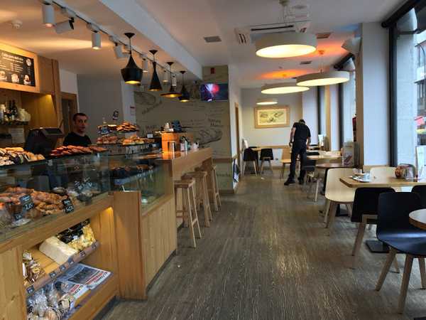 Fotografia tomada fuera de Panadería Bertiz - Okindegia en Bilbao, Bizkaia