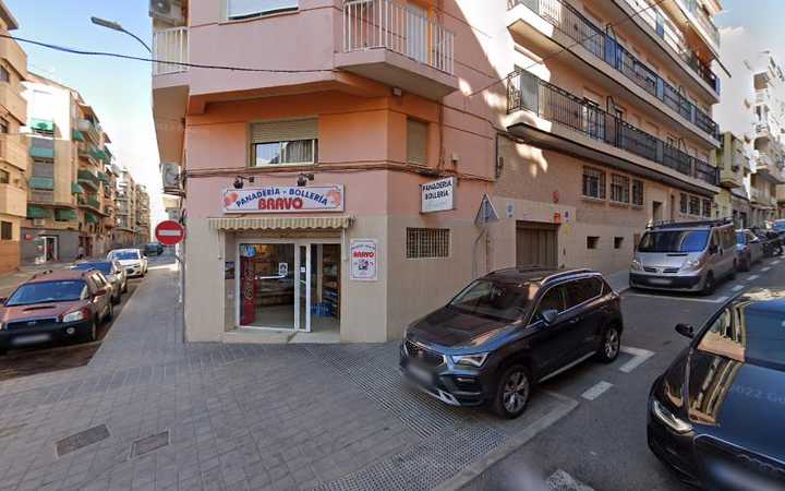 Fotografia tomada fuera de Panadería Bollería Bravo - Panadería en Alicante, Alicante