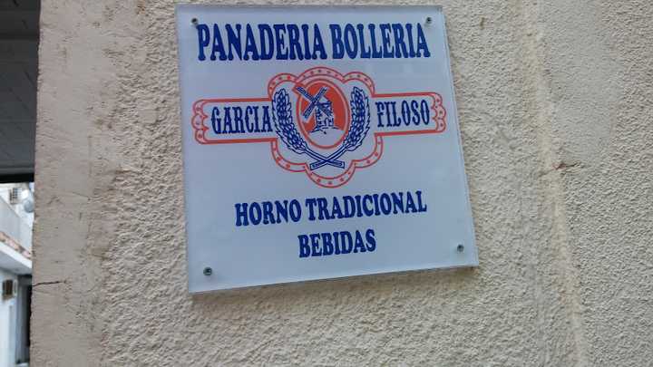 Fotografia tomada fuera de PANADERÍA BOLLERÍA GARCÍA FILOSO. - Panadería en Villarrobledo, Albacete