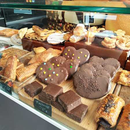 Fotografia tomada fuera de Panadería Bombolone - Panadería en Almería, Almería