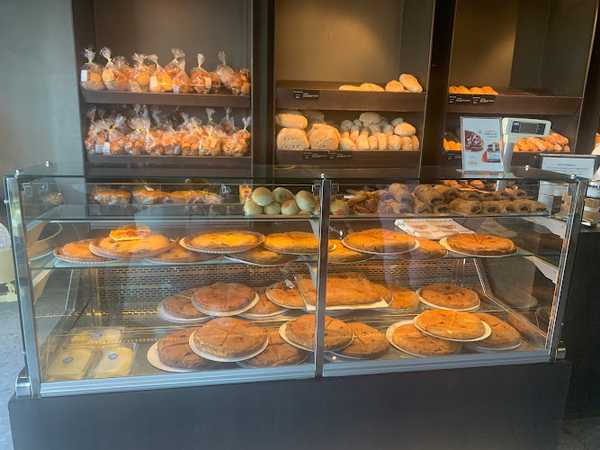 Fotografia tomada fuera de Panadería Cadierno - Panadería en Astorga, León