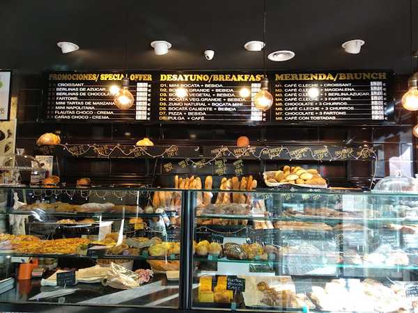 Fotografia tomada fuera de Panadería Cafetería Audrey - Panadería en Madrid, Madrid