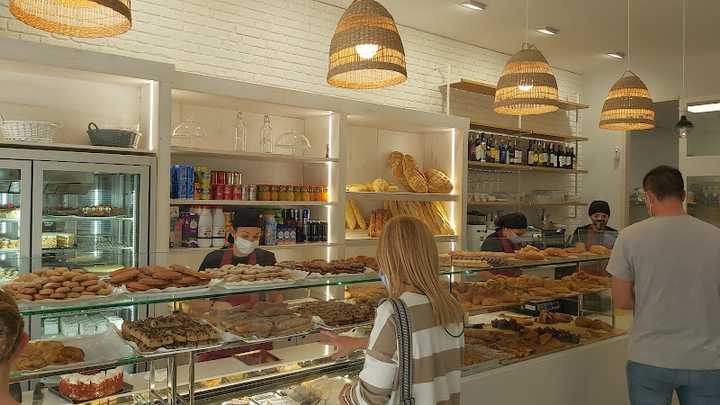 Fotografia tomada fuera de Panaderia cafeteria David - Cafetería en Alicante, Alicante