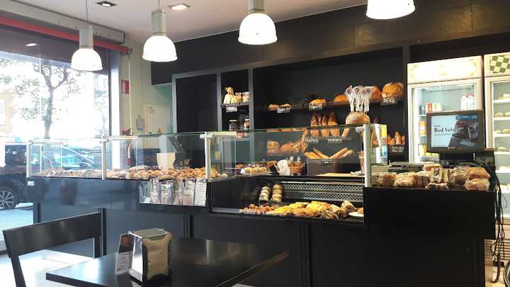 Fotografia tomada fuera de Panadería Cal Moliné - Forn de pa en Berga, Barcelona