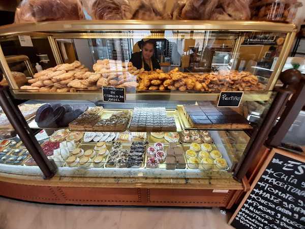 Fotografia tomada fuera de Panaderia Canela y Trigo - Panadería en Algeciras, Cádiz