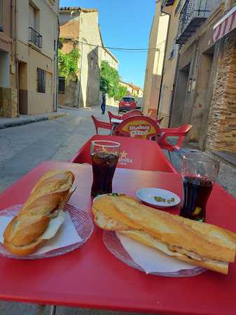 Fotografia tomada fuera de Panadería Cañizares - Panadería en Torre Baja, Valencia