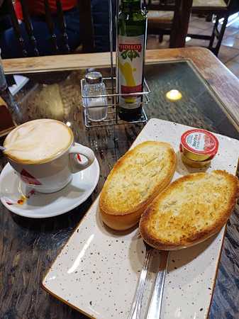 Fotografia tomada fuera de Panadería Casanova - Panadería en Azuqueca de Henares, Guadalajara