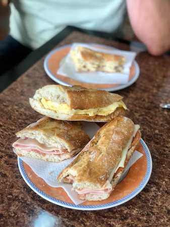 Fotografia tomada fuera de Panadería Cedres - Panadería en Puerto del Rosario, Las Palmas