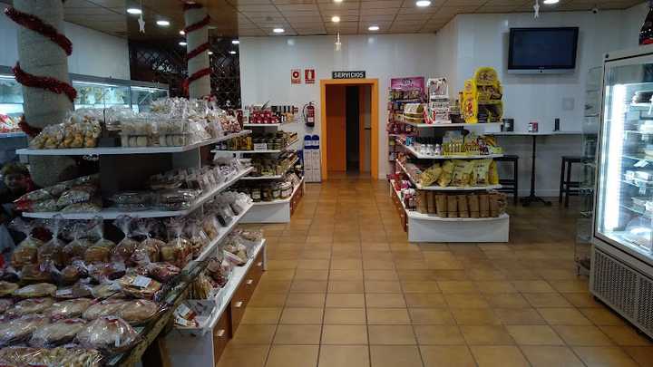 Fotografia tomada fuera de Panadería CHAPELA. - Panadería en ES, Cuenca