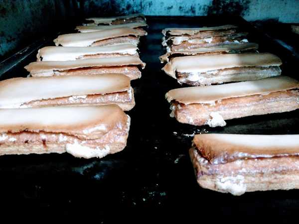Fotografia tomada fuera de Panadería Cisneros 17 - Panadería en Santander, Cantabria