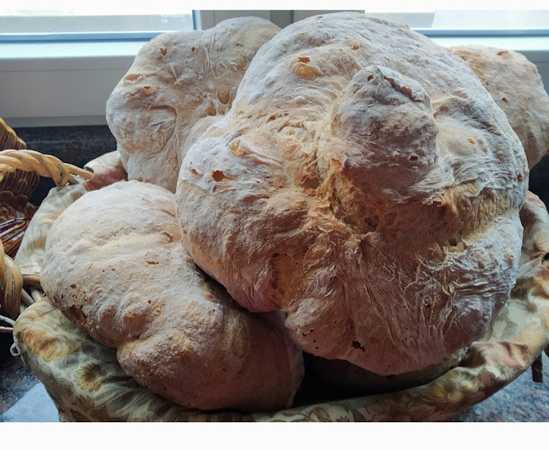 Fotografia tomada fuera de panaderia Cives Coristanco - Panadería en Coristanco, A Coruña