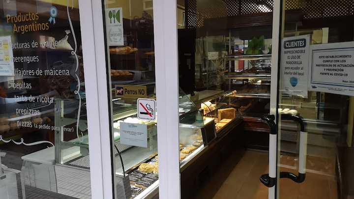 Fotografia tomada fuera de Panadería Confitería Mi Favorita - Panadería en Gijón, Asturias