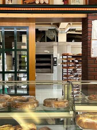 Fotografia tomada fuera de Panadería Confitería Roiser - Panadería en Coristanco, A Coruña