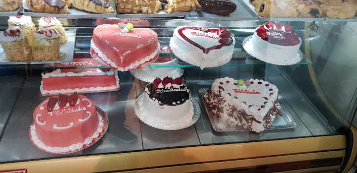 Fotografia tomada fuera de Panaderia D´Marie - Panadería en Parla, Madrid