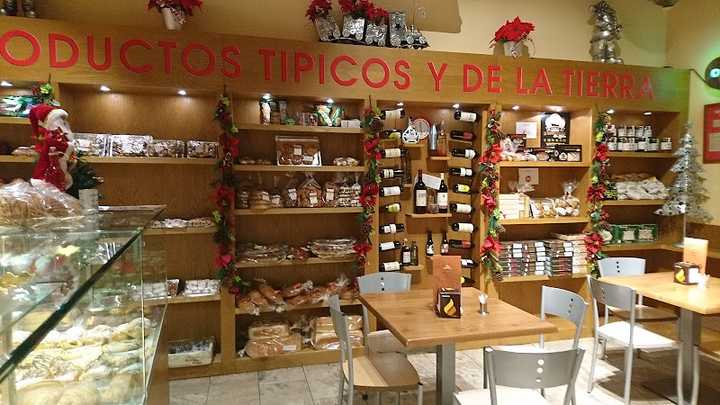 Fotografia tomada fuera de Panadería de la Mata Escobar - Panadería en Garcillán, Segovia