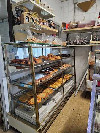 Fotografia tomada fuera de Panadería de Lanave - Panadería en Lanave, Huesca