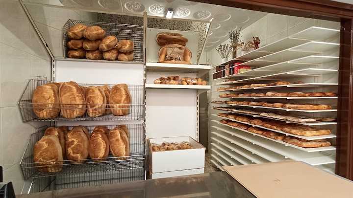 Fotografia tomada fuera de Panadería de Tolva, F Mas sc - Panadería en Tolva, Huesca