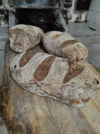 Fotografia tomada fuera de Panaderia Doval - Panadería en Lugo, Lugo