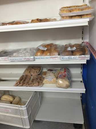 Fotografia tomada fuera de Panadería Dulcería Masther Benítez - Panadería en Valencia de las Torres, Badajoz