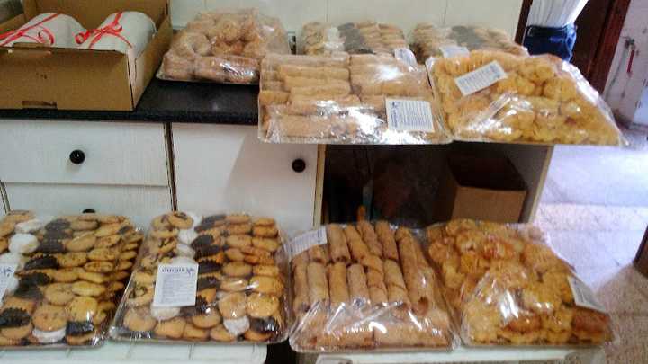 Fotografia tomada fuera de Panadería Duque - Panadería en Arroyomolinos, Cáceres