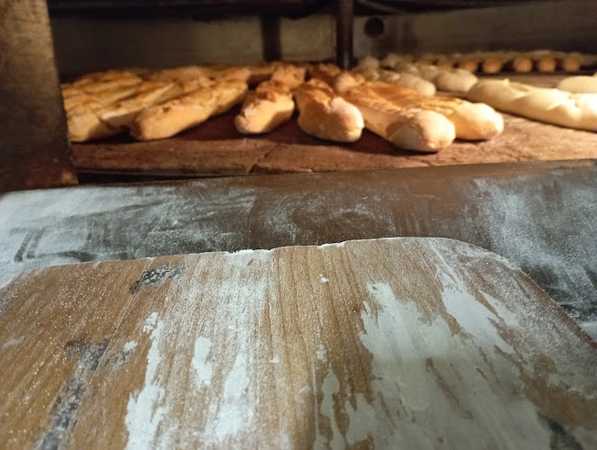 Fotografia tomada fuera de Panadería Eduardo Antolín - Panadería en Peral de Arlanza, Burgos