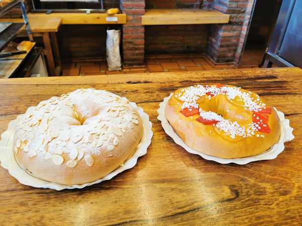 Fotografia tomada fuera de Panadería El Arco - Panadería en León, León