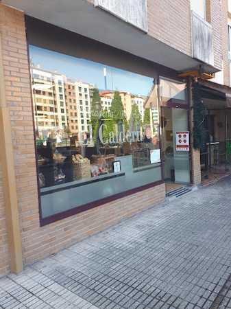 Fotografia tomada fuera de Panadería El Calderu - Panadería en Oviedo, Asturias