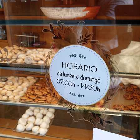 Fotografia tomada fuera de Panadería El forn Benimagrell Gines - Panadería en Sant Joan d'Alacant, Alicante