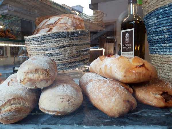 Fotografia tomada fuera de Panadería El Fuerte Granada - Panadería en Granada, Granada