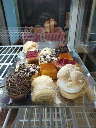 Fotografia tomada fuera de Panaderia el horno - Panadería en Almería, Almería