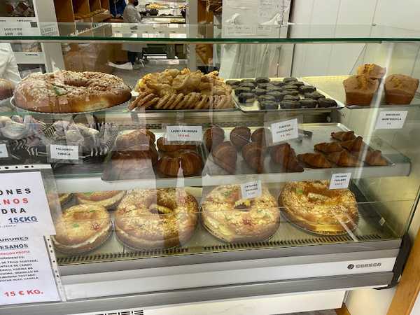 Fotografia tomada fuera de Panadería El Negrito - Panadería en Santander, Cantabria