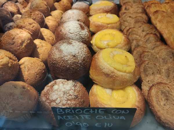 Fotografia tomada fuera de Panadería El Obrador de Juan - Panadería en Albacete, Albacete
