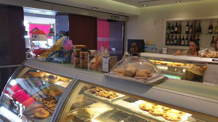 Fotografia tomada fuera de Panaderia El Pan de Siempre - Panadería en Benahadux, Almería