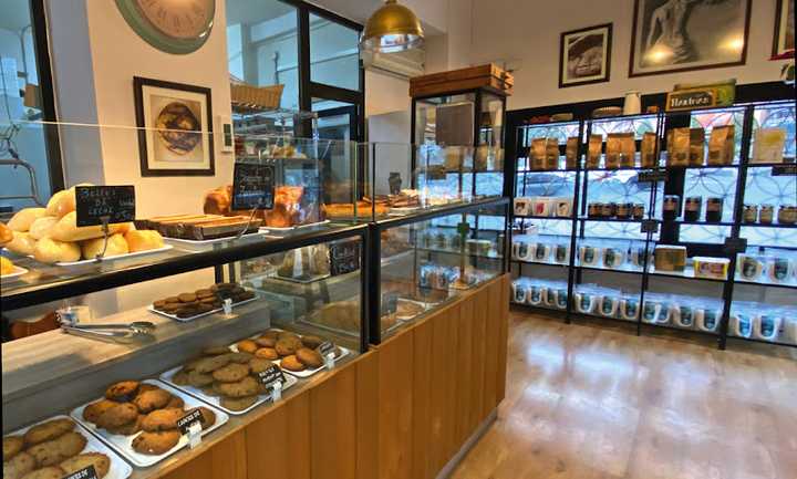 Fotografia tomada fuera de Panadería Entre Harinas - Panadería en Talavera de la Reina, Toledo