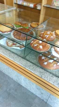 Fotografia tomada fuera de Panadería FACHAL Pastelería - Panadería en Sergude, A Coruña
