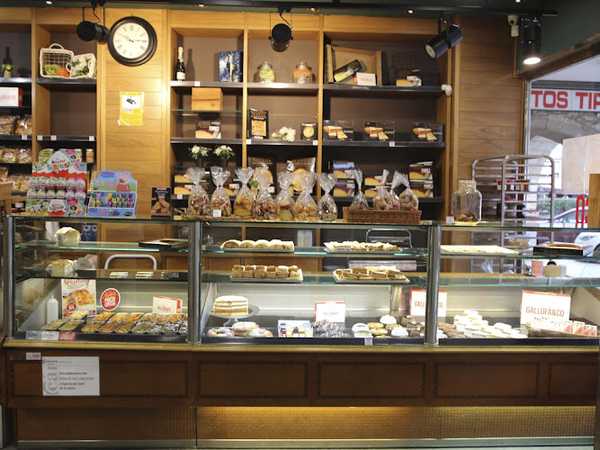 Fotografia tomada fuera de Panadería Gallofa&Co - Panadería en San Vicente de la Barquera, Cantabria