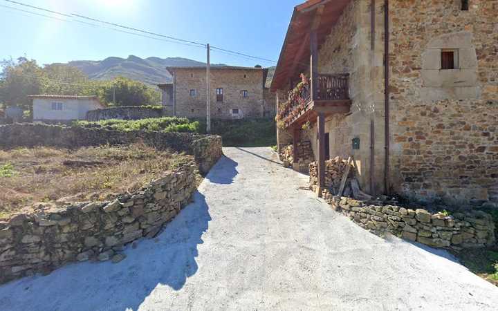 Fotografia tomada fuera de Panadería Galmapan Bustancillés - Horno de Pan - Panadería en Bustancillés, Cantabria