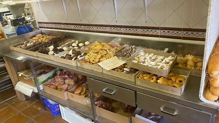 Fotografia tomada fuera de Panaderia garrido rios s.l - Panadería en Fuenmayor, La Rioja
