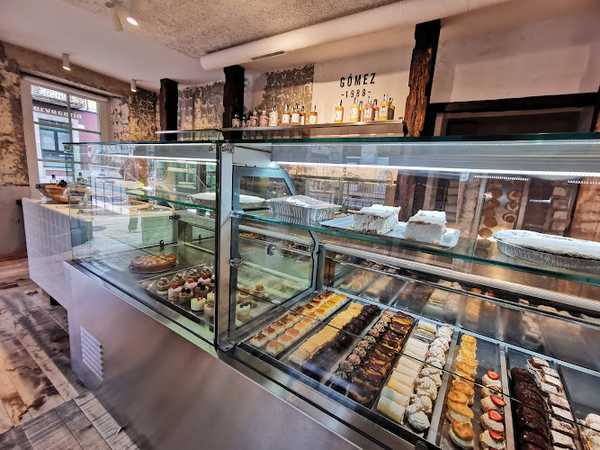 Fotografia tomada fuera de Panadería Gómez Guitiriz - Panadería en Guitiriz, Lugo