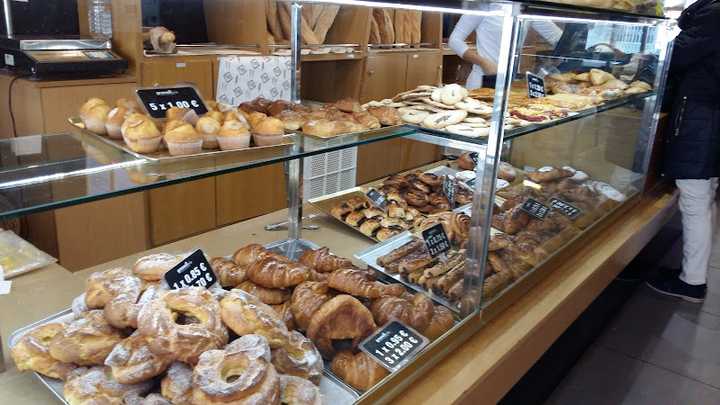 Fotografia tomada fuera de Panadería Granell Roig - Forn de pa en la Vall d'Uixó, Castellón