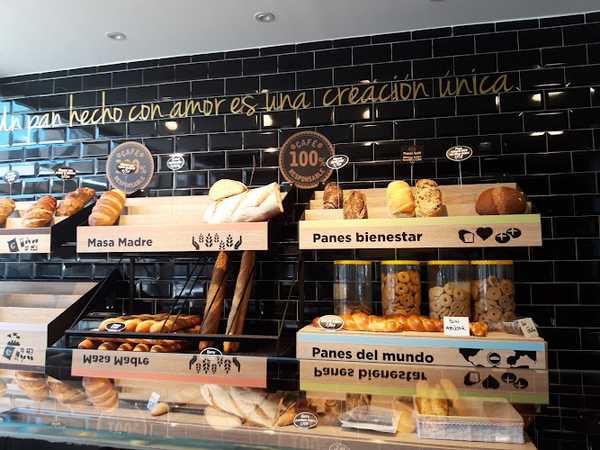 Fotografia tomada fuera de Panadería Granier - Panadería en Torrevieja, Alicante
