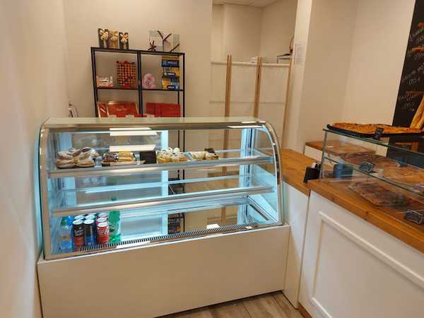 Fotografia tomada fuera de Panadería Grela Ordes - Panadería en Ordes, A Coruña