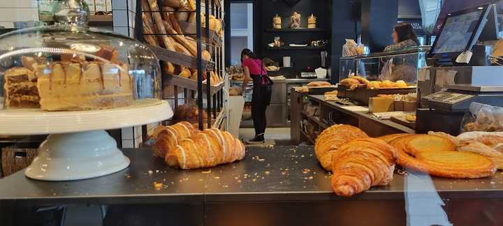 Fotografia tomada fuera de Panadería GURBI - Forn de pa en Gurb, Barcelona