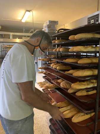 Fotografia tomada fuera de Panadería Hermanos Ortega - Panadería en Marchamalo, Guadalajara