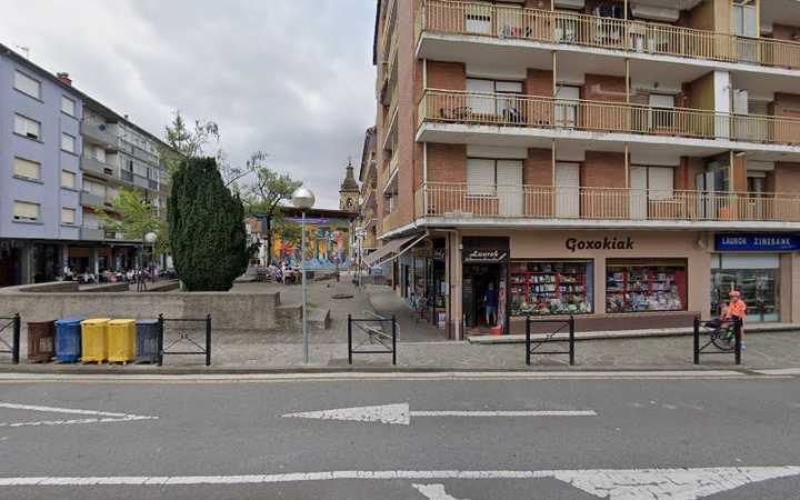 Fotografia tomada fuera de Panadería Herrikobarra - Okindegia en Usurbil, Gipuzkoa