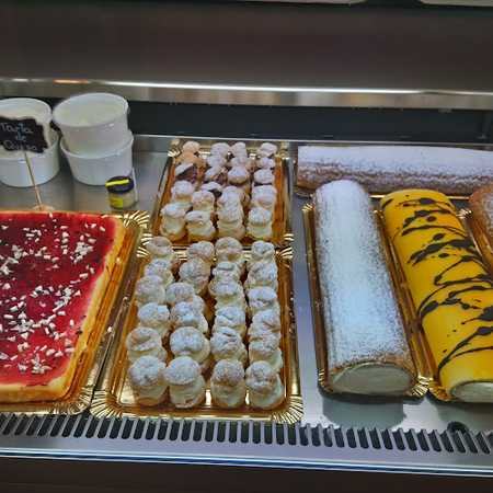 Fotografia tomada fuera de Panaderia Hidalgo - Panadería en Monzón, Huesca